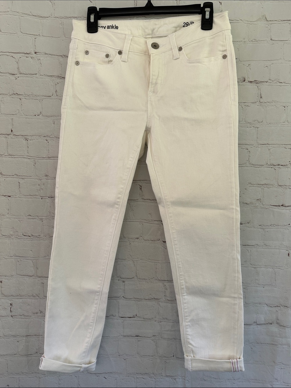 JC Penny New White Ankle Jeans with roll cuff 29/8